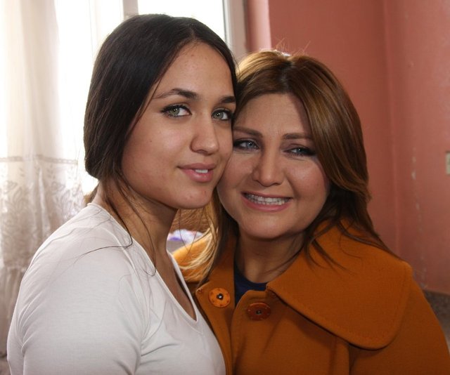 Sesi Çok Güzel yarışmasında Mutlu'yu veliahtı olarak gösteren Sibel Can'a Mutlu'nun ve ailesinin sitemi büyük...