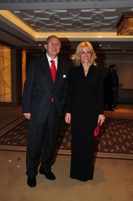 NEŞE - CAVİT KAVAK