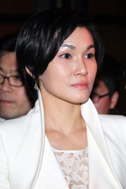 8-41 yaşındaki Lee-Seo Hyun'un 1.3 milyar dolarlık serveti bulunuyor