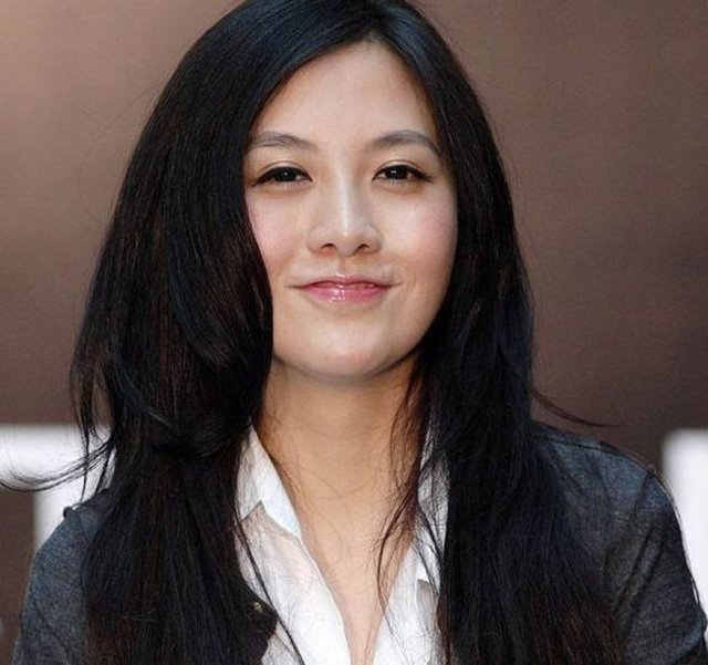 1-24 yaşındaki Prenna Kei'nin 1.3 milyar dolarlık servetiyle dünyanın en genç milyarderi ünvanını elinde tutuyor