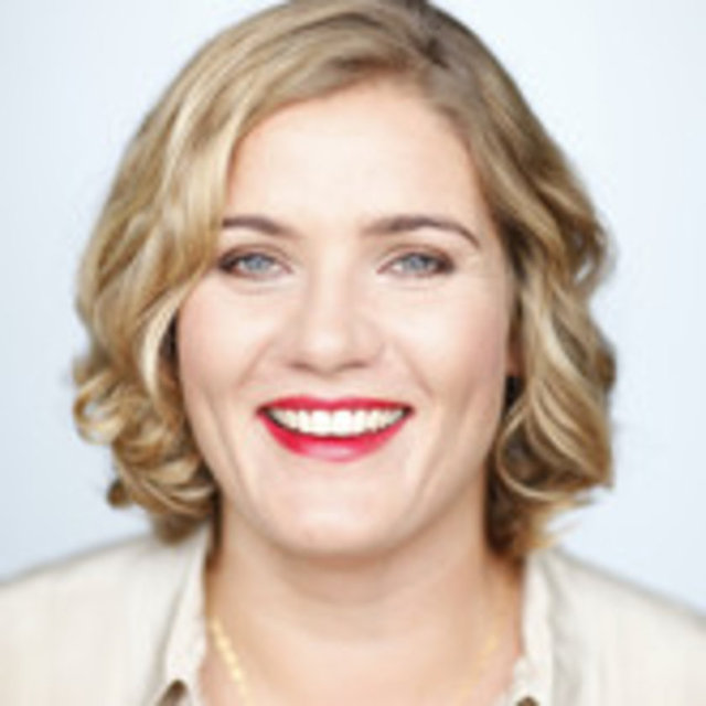 Yvonne Buer, 2010 yılında Bauer Media'nın çoğunluk hissesini babasından devraldı. Firmanın bünyesinde 50 TV kanalı ve radyo, 600 dergi bulunuyor