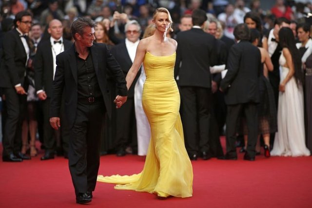 SEAN PENN, CHARLIZE THERON 
