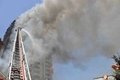 Bakü'de 16 katlı bir binada yangın!