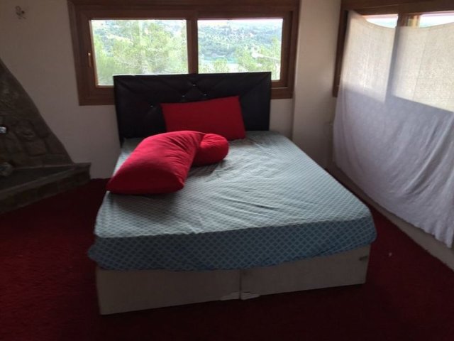 Polis, Adana'nın Sarıçam ilçesinde lüks bir sitede villa kiralayıp, evli çiftlere swinger partileri organize edildiğini belirledi. E.Ş. ile sevgilisi E.A.'nın başlarda sosyal paylaşım sitesindeki kişileri fuhuş için bir araya getirdikleri...