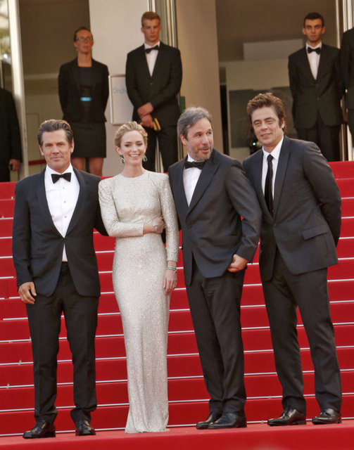 2013 yılında Prisoners filmi dikkat çeken yönetmen Denis Villeneuve'ün Sicario filmi altın Palmiye'nin en güçlü adayları arasında gösteriliyor. Filmin başrollerinde Emily Blunt, Josh Brolin ve dünyaca ünlü aktör Benicio Del Toro yer alıyor.  -