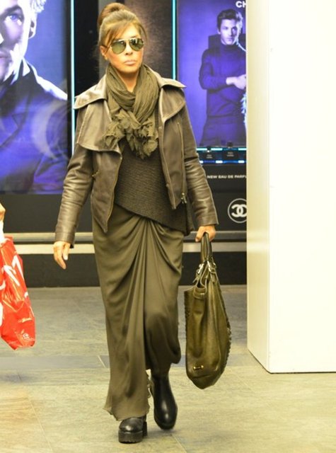 Oyunculuğu tartışmaya kapalı olan Çehre, kariyerindeki başarısını hayat tarzına da yansıtabilmek konusunda da takdir edilmesi gereken bir oyuncu.