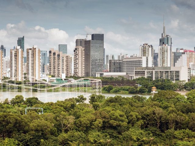 15: Shenzhen , Çin - 2.020 kilometre kare  - 420 boyunda binaları vardır.