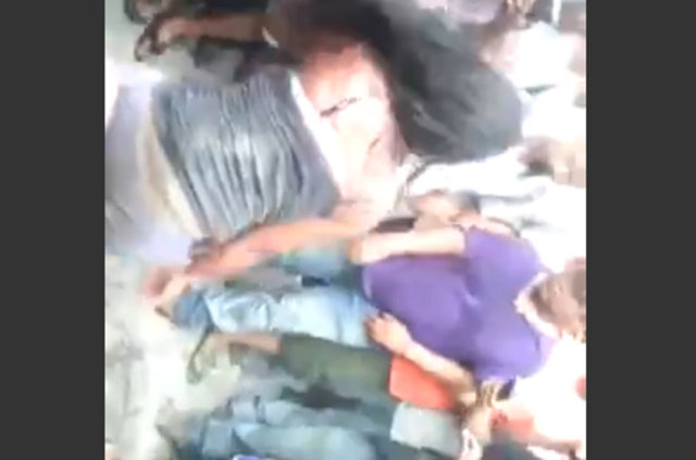 Olayın duyulmasının ardından polis bölgeye ulaşarak bölgeyi kontrol altına aldı.