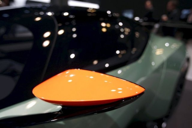 ...yarıştan ilham alınarak tasarlanan bugüne kadarki en güçlü Vantage GT12'yi, Türkiye'de ilk kez görücüye çıkardı.