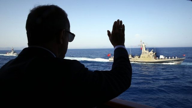 Deniz Kuvvetleri Komutanlığının Denizkurdu 2015 Tatbikatı'nın "seçkin gözlemci günü" Ege Denizi'nin Türk karasularında Cumhurbaşkanı Erdoğan'ın katılımıyla gerçekleştirildi.