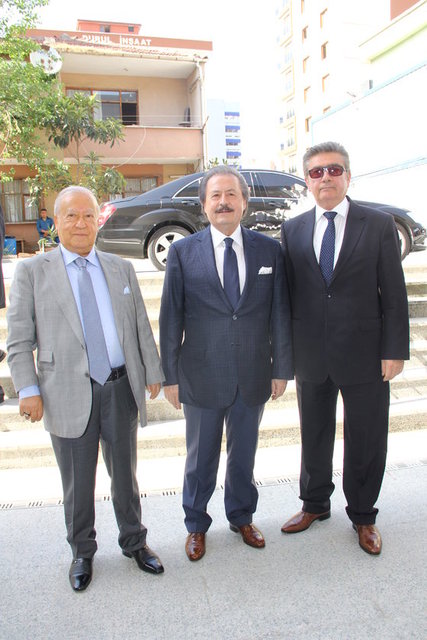 YAŞAR AKTÜRK, CAVİT ÇAĞLAR, ZEKERİYA ÖZTÜRK 
