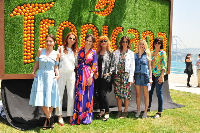 BERRİN OKÇU, ETEL BALER, AYŞE KUCUROĞLU, BERRİN ZORLU, AYŞE TOLGA, PINAR SABANCI, ASLI HOTİÇ 