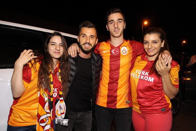 Spor Toto Süper Lig'de sezonun bitimine bir hafta kala mutlu sona ulaşan Galatasaray, şampiyonluğunu kutluyor.