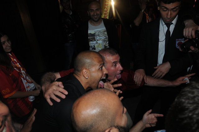 Prandelli'yle 4 yiyen takımdan, Hamza Hamzaoğlu yönetiminde yenilmeyen ve gol yemeyen takıma dönüşerek uzun süre hafızalardan silinmeyecek bir şampiyonluk kazandılar...