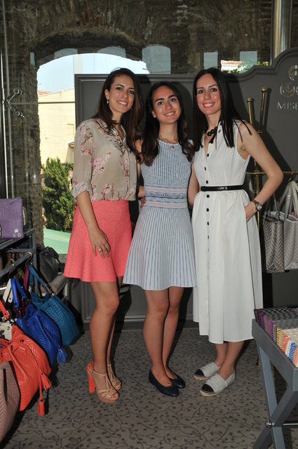 LARA, MİNA, SERRA TÜRKER