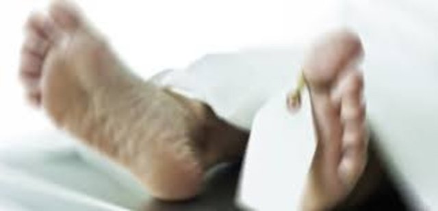 Ölümden itibaren ortalama 10 saat içerisinde vücut kaskatı oluyor. Adrenalin salgılanılan bir anda; yani heyecanlı veya mücadele verildiği sırada ölüm gerçekleşmişse, vücut aynı anda katılaşmaya başlıyor.