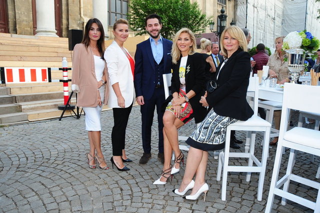 TUĞANA SAVGI, ASLI ŞEN, HAKAN, ARZU SABANCI, DİLEK TÜRKER 