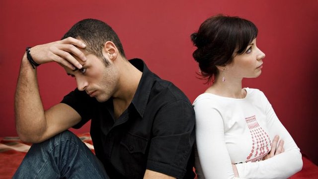 Bireylerin tek eşli mi çok eşli mi olduklarına cinsiyetlerinden ziyade taşıdıkları vazopressin hormonunun seviyesi etkilidir.