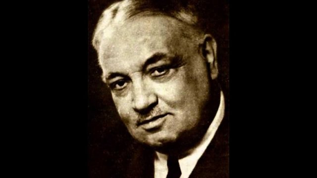 Nazım'ın şiir yeteneğini farkeden annesi okuldaki hocası Yahya Kemal'den özel ders vermesini ister. Ders için gelen Yahya Kemal ile Celile Hanım arasında kısa sürede aşk doğar.