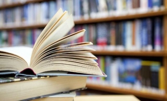 Karadutum, çatal karam, çingenem - Daha nem olacaktın bir tanem - Gülen ayvam, ağlayan narımsın - Kadınım, kısrağım, karımsın.