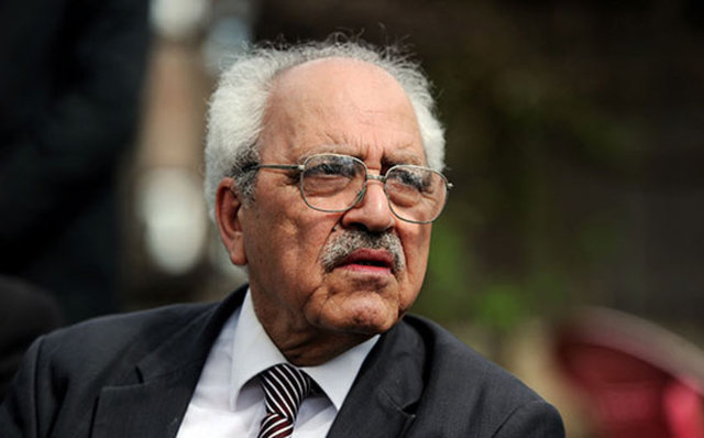 Sezai Karakoç, Mülkiye'de ögrenciyken aynı okulda okuyan Muazzez Akkaya'ya duyduğu aşkı bu 14 kıtalık şiirde anlatmıştır. Şiirin öyküsü yaklaşık 50 yıl sonra netleşti.