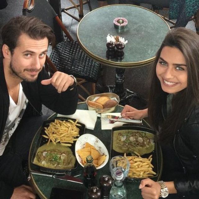 AMİNE GÜLŞE - Set arası yemekteyiz