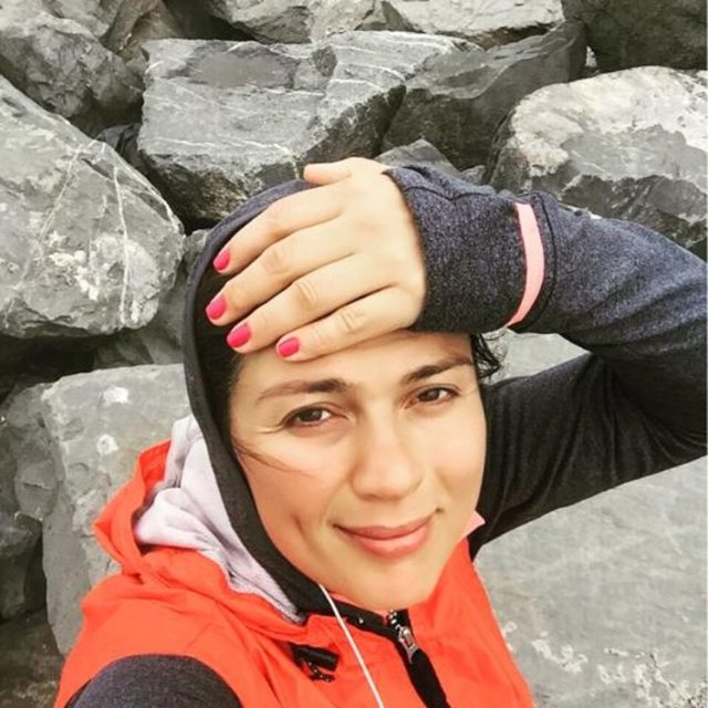 AÇELYA AKKOYUN - Hava biraz serin ,hafif baş ağrısı,ama çok inatçı insan ben spora devam