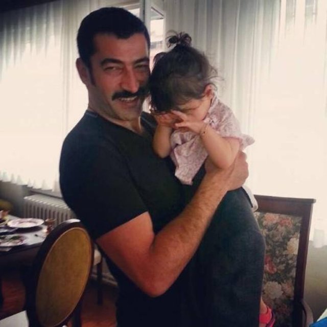 ÇAĞDAŞ KARASU  - Kızım ve amcası