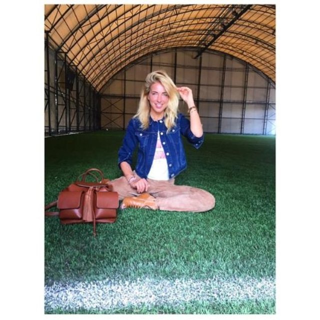 BURCU ESMERSOY - Halı saha arama tarama