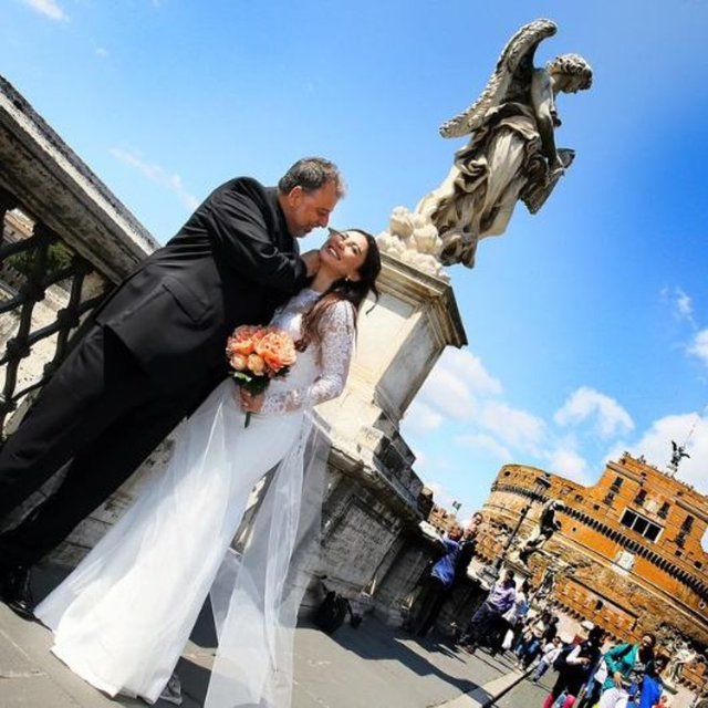 SELEN GÖRGÜZEL - Roma'dan en güzel günümden gelsin.
