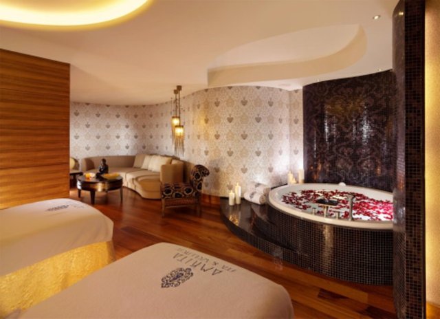 Amrita SPA & WELLNESS: - İstanbul Swiss Otel'in içerisinde bulunan spa merkezinde, "Amrita Signature" masajı, cilt bakımı, deniz kristalli cila, süt köpüğü, "Sweet Hearts" ( tatlı kalp) masajı ve Ayak Cenneti verilen hizmetler arasında.