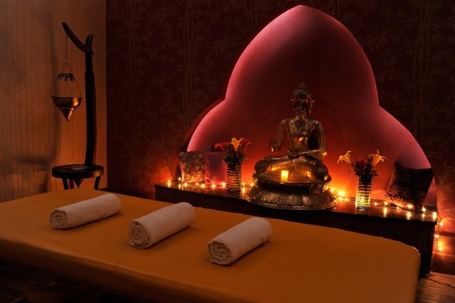 Sanitas SPA & WELLNESS: - Çırağan Palace Kempinski, Robinson Club, Sirene Golf & Wellness, Afyon Anemon Hotel ve Lykia Links Golf gibi otellerde bulunan Sanita SPA'nın Osmanlı hamamı konseptinde vücut bakımları tavsiye ediliyor.