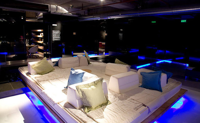 NuSPA terapi öncesi ve sonrası özel sürprizleriyle yaşanılan deneyimi zenginleştiriyor. Özel masajlar ve terapilerin yanı sıra sürpriz paketlere yer veriliyor.