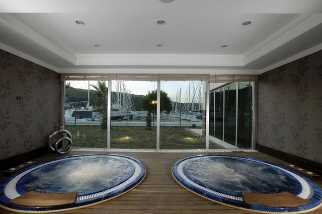 Santamanu SPA: - Seferihisar'da bulunan Teos Marina bünyesinde yer alan Teos Sağlık Merkezi'nde yer alan Santamanu SPA, sağlığına özen gösteren herkes için hizmet sunuyor.