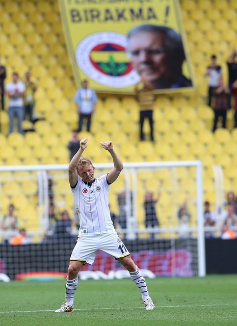 "Ben burada kupalar kazandım, bunlar hep aklımda kalacak. Herkese çok teşekkür ederim, en büyük Fenerbahçe!"