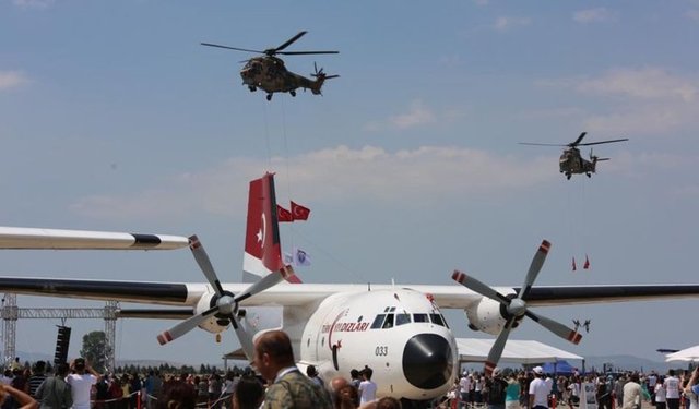 Gösterileri, Hava Kuvvetleri Komutanı Orgeneral Akın Öztürk de izledi. "Türkiye Hava Gösterileri 2015" adlı etkinlik kapsamında,