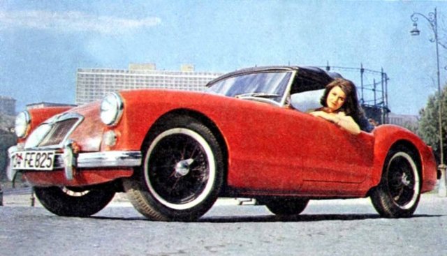 Fatma GİRİK (1942)Fatma GİRİK, 45.000 TL'ye satın aldığı, "34 FE 825" plakalı, 1962 model MG MKII'ye sahipti.