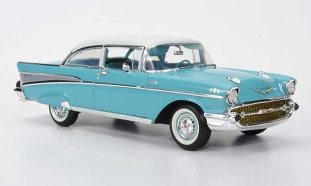 1966 yılında Sadri ALIŞIK, 40.000 TL'ye satın aldığı, "34 AR 781" plakalı, 1957 model Chevrolet  Bel Air'e sahipti.