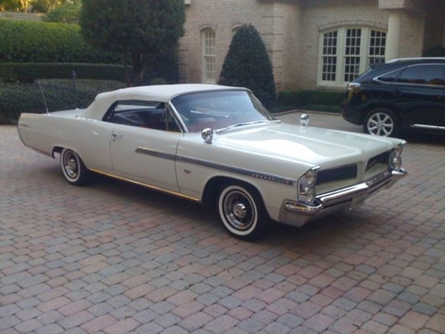 1966 yılında Filiz AKIN, 75.000 TL'ye satın aldığı, "34 FR 689" plakalı, 1963 model Pontiac Bonville Catalina'ya sahipti.