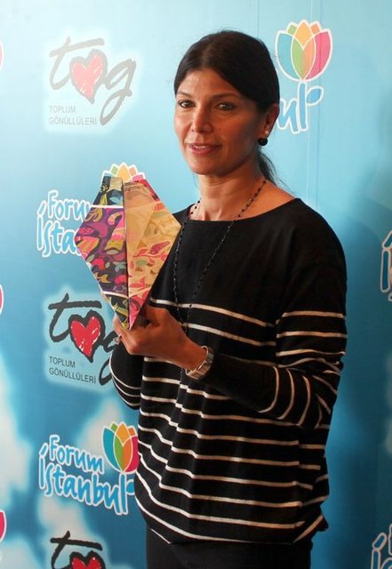 ZEYNEP ÜSTÜNEL
