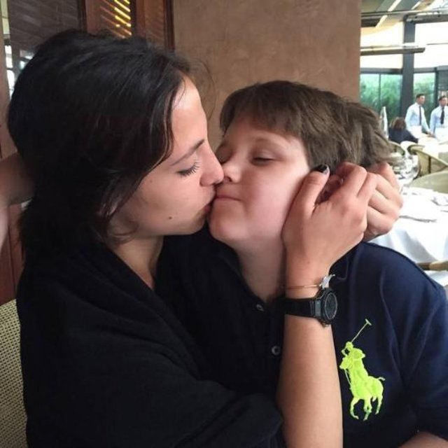 -  - Kızı ve oğluyla sık sık bir araya gelen Çilingiroğlu, abla-kardeşin renkli karelerini sosyal medyadan paylaştı.