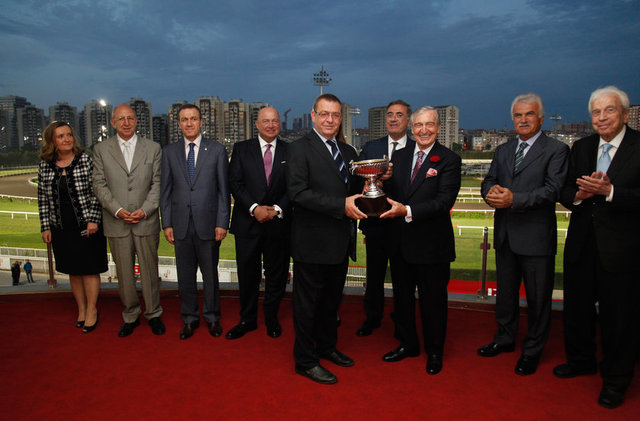 M. CAVİT KAVAK, NECATİ DEMİRKOL, MUSTAFA V. KOÇ, ASLI ÖYMEN, YASİN KADRİ EKİNCİ, FİKRET ÜNLÜ, RAHMİ KOÇ, UMUR ÖZARAR