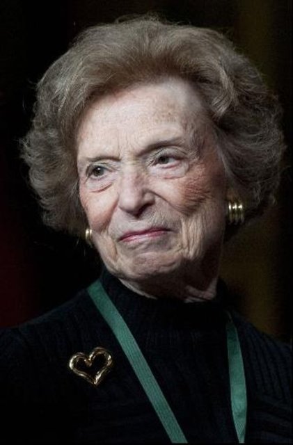 Doris Fisher    	3.1 Milyar Dolar