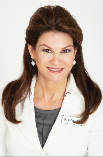 Kathy Fields 	320 Milyon Dolar