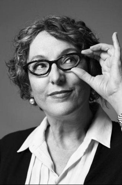 Lynda Weinman 	320 Milyon Dolar