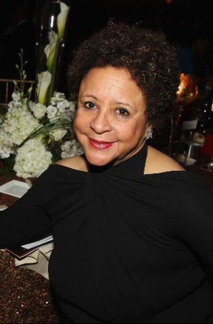 Sheila Johnson 	700 Milyon Dolar