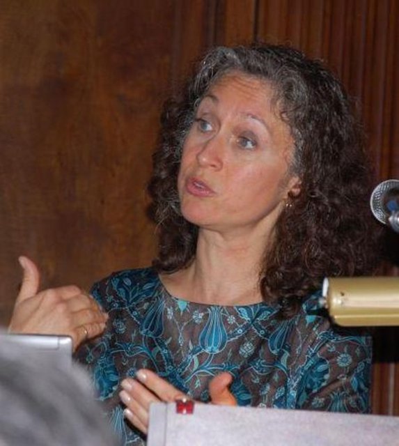 10- Sumru Belger KrodyEastern Hemisphere Koleksiyonları Kıdemli Küratör, The Textile Museum