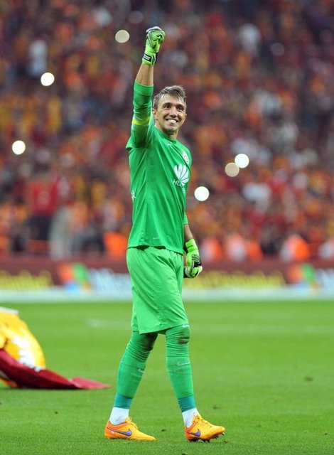 ALTIN KARMA  - Fernando Muslera (Galatasaray)