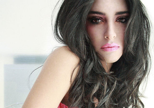 Arda'nın Sinem Kobal'dan önce yaşamış olduğu bir ilişkiydi bu. İkili Arda Turan'ın Sinem'den ayrılmasından sonra yine birlikte oldukları dedikodusu yayıldı.