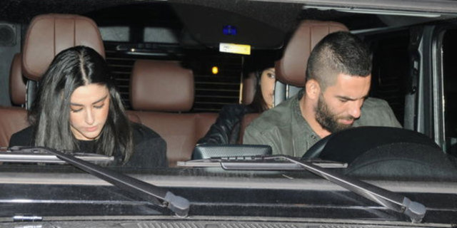 Aslıhan'a takipçileri 'Yenge, Arda'yı Fenerbahçe'ye getirsene... Yeni sezonda Arda Turan, Fenerbahçe'de' diye espri yaptı.